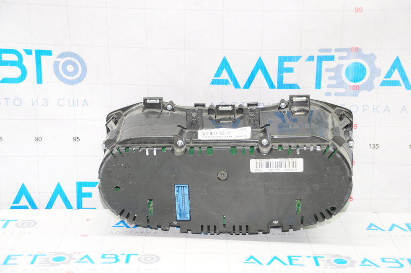 Щиток приборов VW Passat b7 12-14 USA царапины