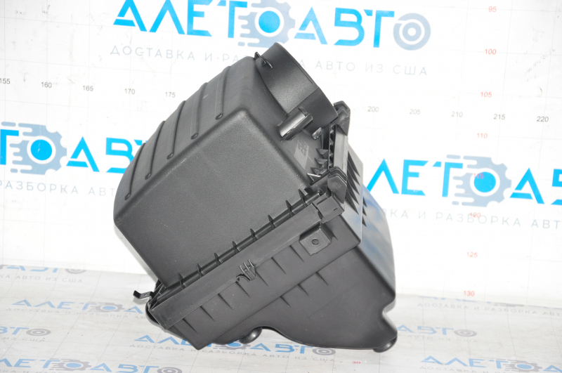 Корпус воздушного фильтра Jeep Grand Cherokee WK2 11-22 3.6