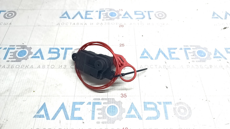 Замок лючка бензобака Audi A5 F5 18-20
