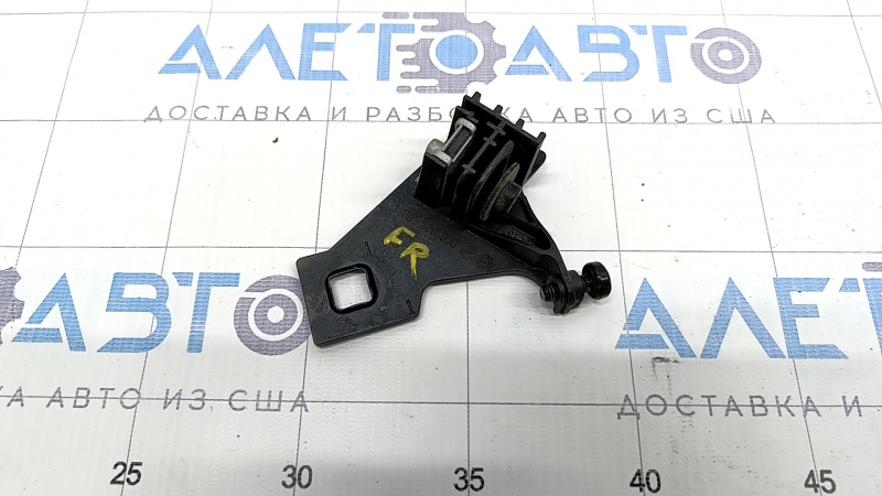 Крепление фары верхнее правое Audi A4 B8 13-16 рест 1 часть