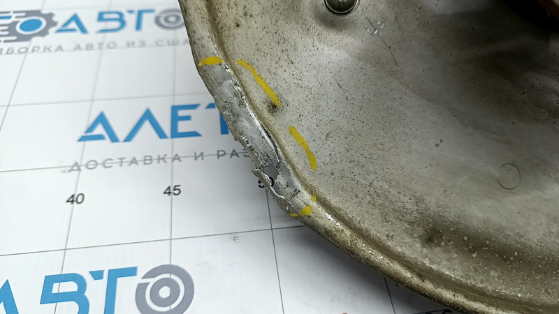 Цапфа со ступицей задняя левая Audi A4 B8 08-16 FWD с кожухом, микротрещины С/Б, надорван кожух