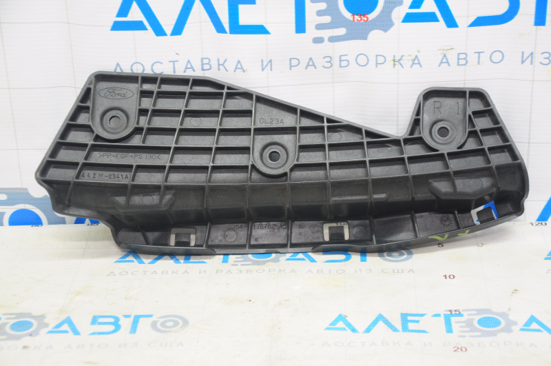 Крепление переднего бампера под фарой правое Ford Escape MK3 17-19 рест, не