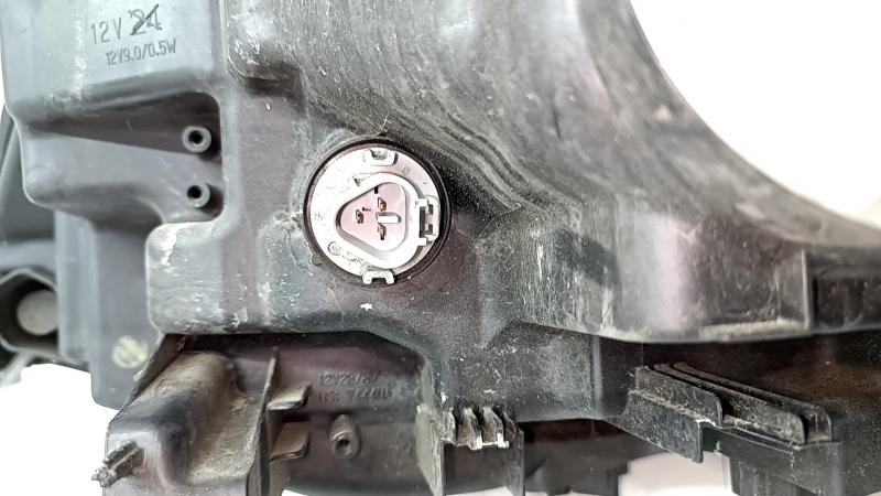 Фара передняя правая Nissan Rogue 17-20 галоген, сломано крепление