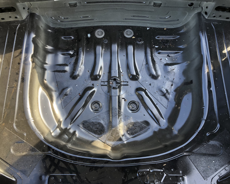 Корыто багажника VW Golf 15- на кузове