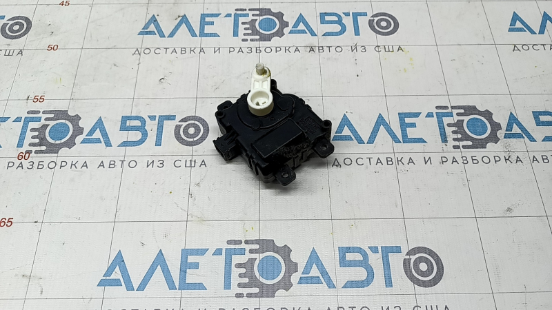 Актуатор моторчик привод печки вентиляция Subaru Impreza 17-23 GK с тяжкой