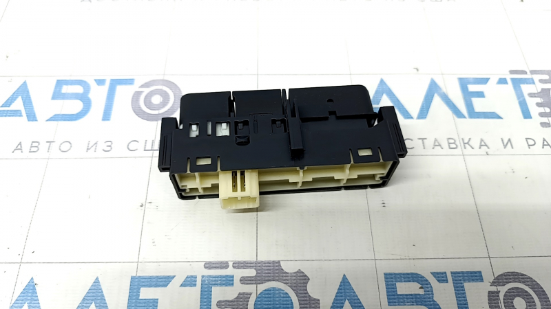 Кнопка TRACK OFF Toyota Prius 50 Prime 17-22 без парктроников