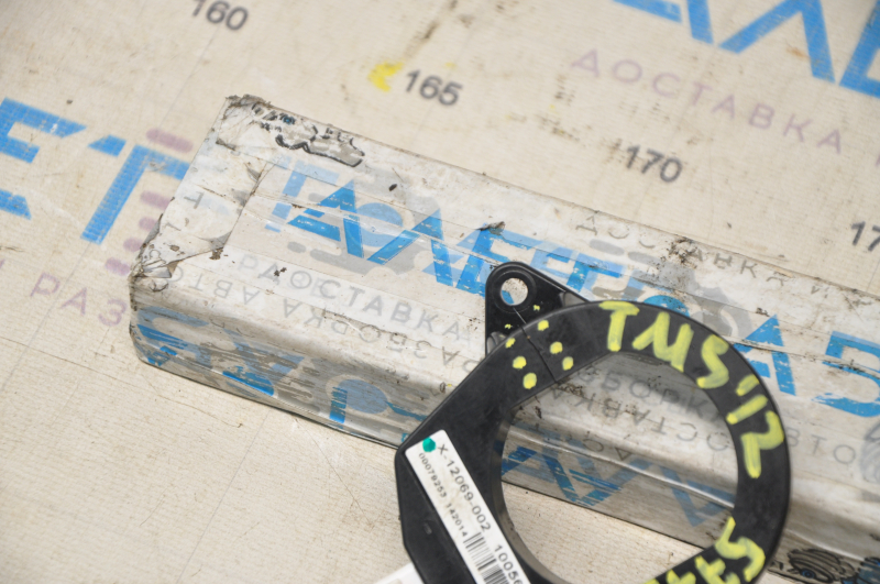 KEYLESS ENTRY ANTENNA Tesla Model S 12- петля, треснут корпус