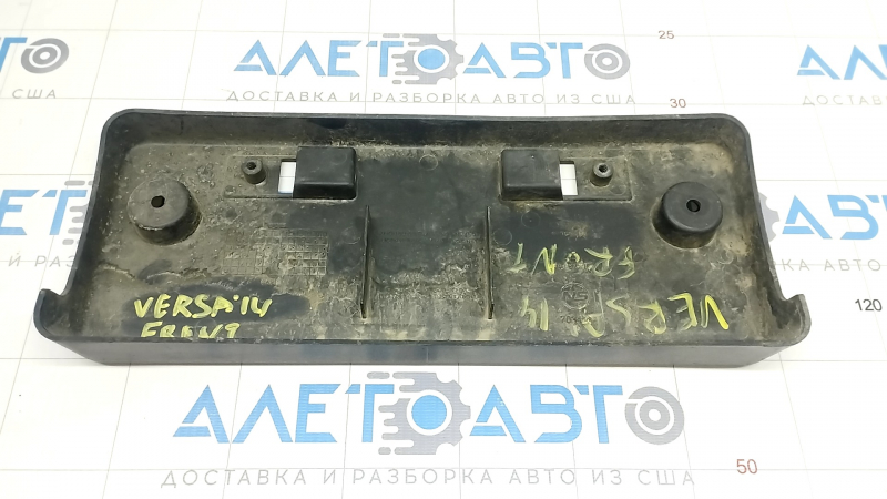 Площадка номерного знака передняя Nissan Versa 15-19