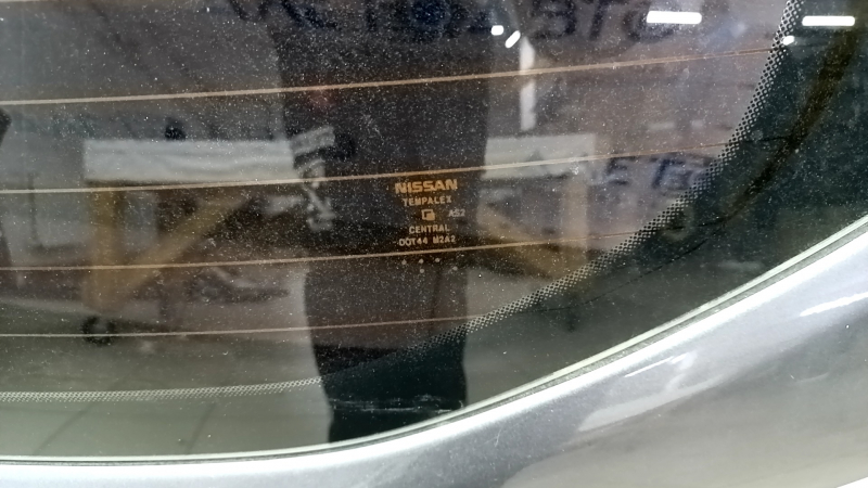 Дверь багажника голая со стеклом Nissan Rogue Sport 17-22 графит KAD, тычки