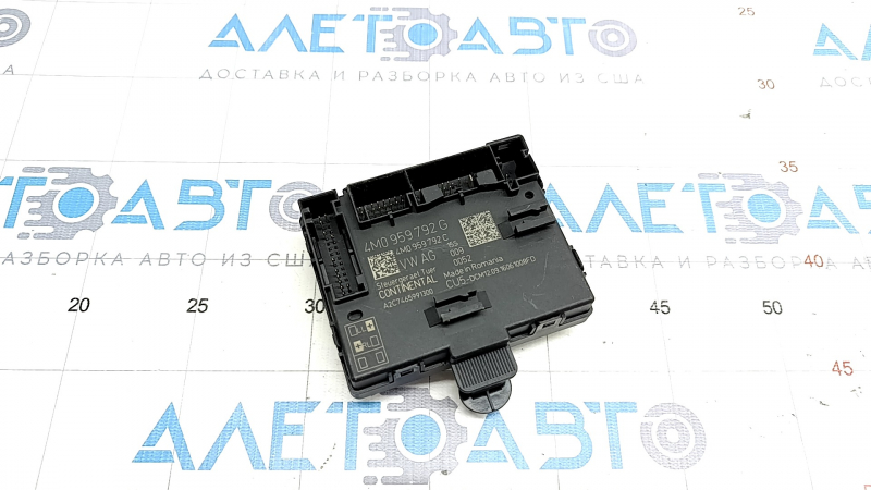 Компьютер двери передней правой Audi A4 B9 17-18