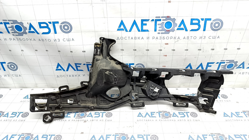 Крепление переднего бампера правое под фарой Volvo V90 17-20 T5, T6