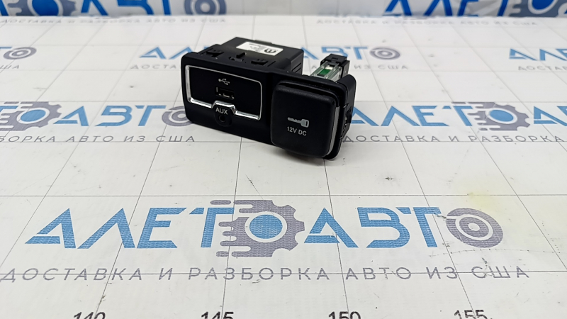 Блок USB AUX Jeep Renegade 15-18 царапины