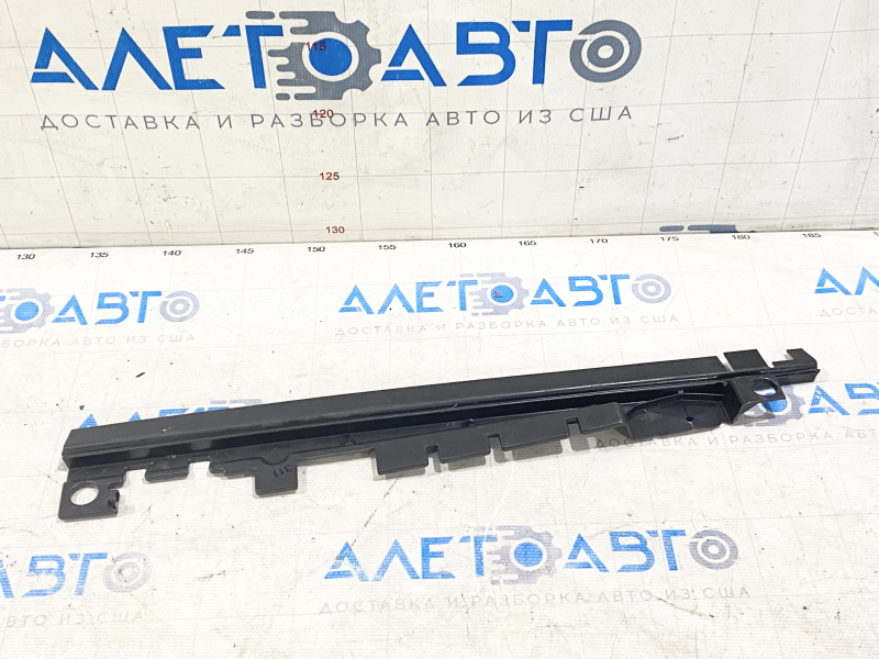 Дефлектор радиатора верхний Audi A4 B9 17-25 2.0T