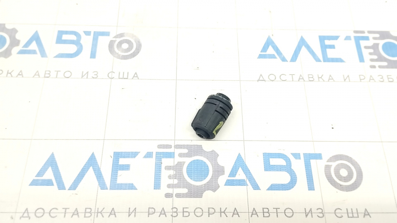 Отбойник крышки багажника правый Honda Accord 23-
