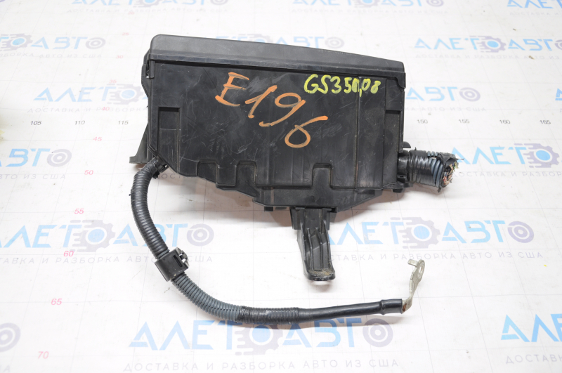 Блок предохранителей подкапотный Lexus GS300 GS350 GS430 06-11 в сборе