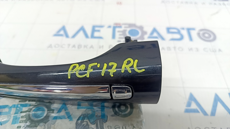 Ручка двери внешняя задняя левая Chrysler Pacifica 17-23 keyless, потертости, царапины