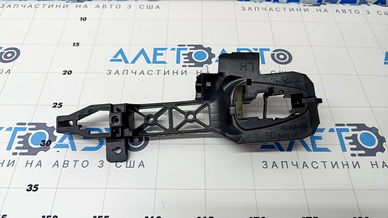 Механизм ручки двери передней левой Kia Forte 19-24
