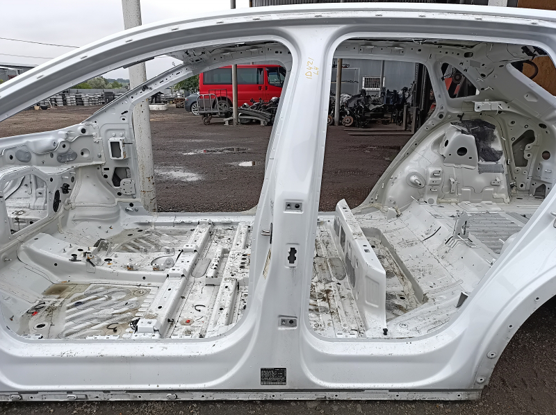 Стойка кузова центральная левая Volkswagen ID.4 21-22 на кузове