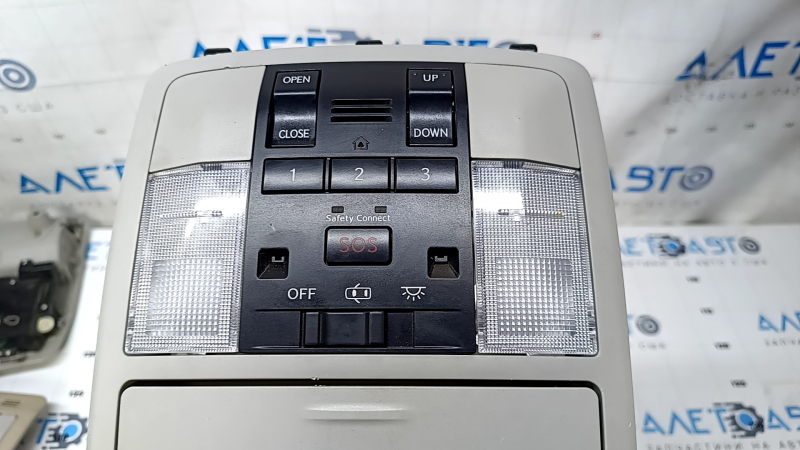 Плафон освещения передний Lexus CT200h 11-12 серый под люк с homelink, царапины
