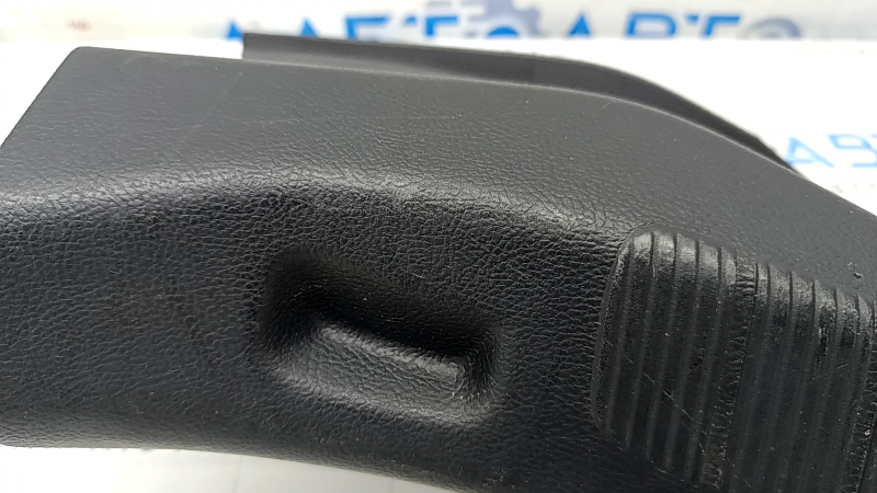 Накладка проема багажника Ford Fusion mk5 17-20 черная, царапины, надломано крепление