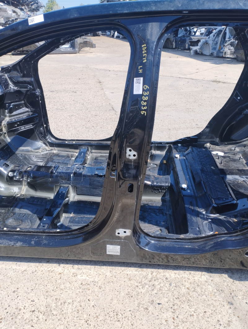 Стойка кузова центральная левая Ford Edge 15-24 на кузове, крашенная