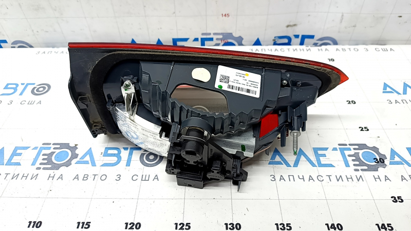 Фонарь внутренний двери багажника правый BMW X1 F48 16-19 LED