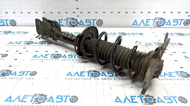 Стойка амортизатора в сборе задняя правая Jeep Compass 17-21 AWD ржавая