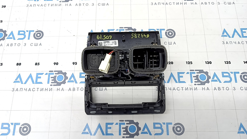 Дефлектор воздуховода центральной консоли с накладкой BMW X5 G05 19-26 черный глянец под 4 зонное управление, потерт