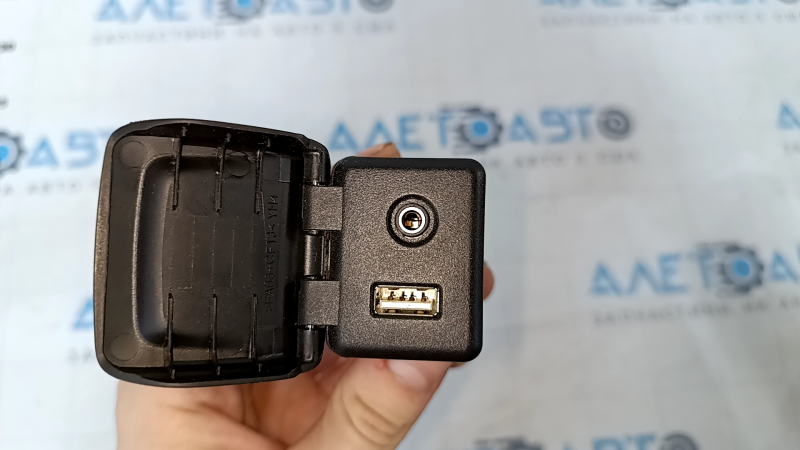 HUB USB AUX Chevrolet Cruze 16-