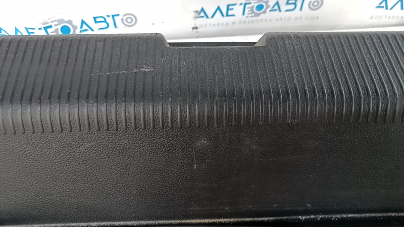 Накладка проема багажника VW Passat b8 16-19 USA черная, затерта
