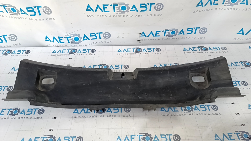 Накладка проема багажника Chevrolet Malibu 16-23 черная, царапины