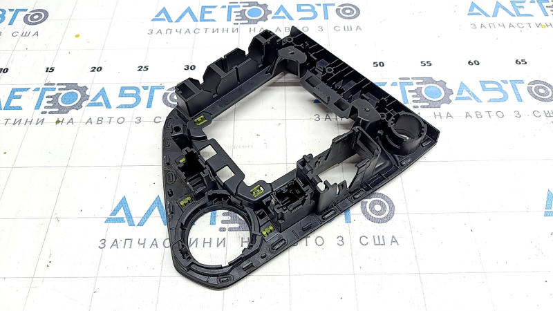 Накладка шифтера КПП VW Tiguan 18-24 под кнопку Start-Stop, графит, царапины