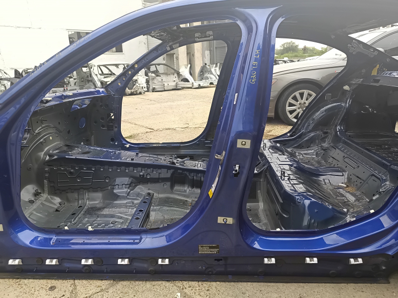 Стойка кузова центральная левая BMW 3 G20 19-26 на кузове
