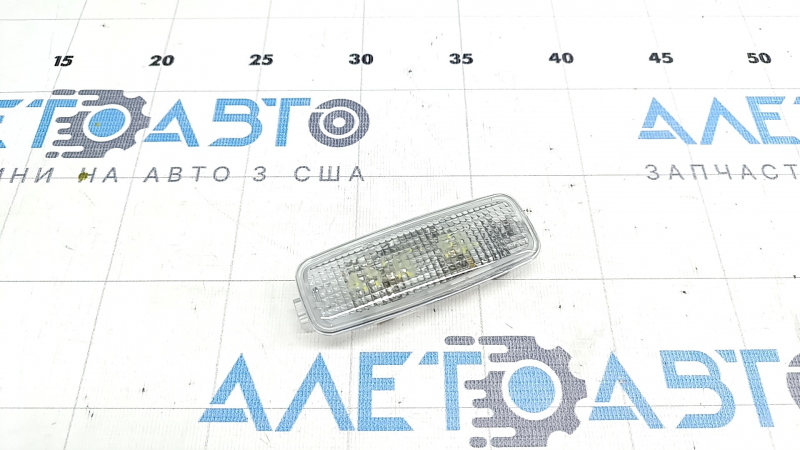 Плафон освещения передний правый Audi A3 8V 15-20 4d