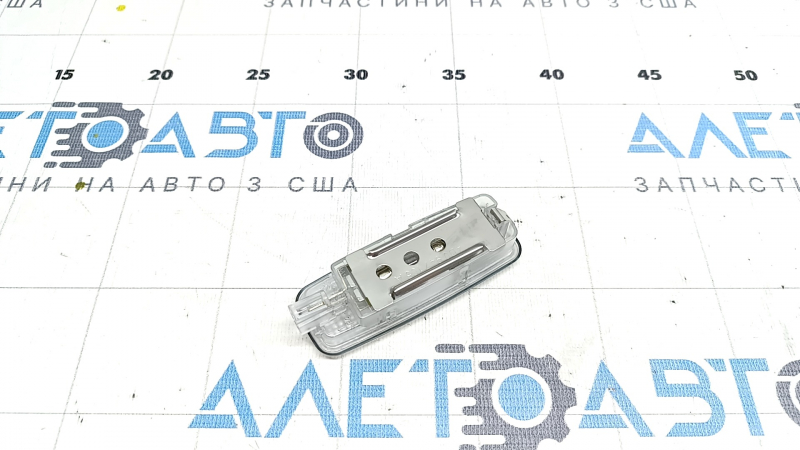 Плафон освещения передний правый Audi A3 8V 15-20 4d