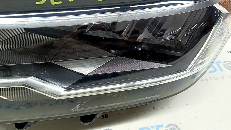 Фара передняя левая VW Jetta 19-26 в сборе LED