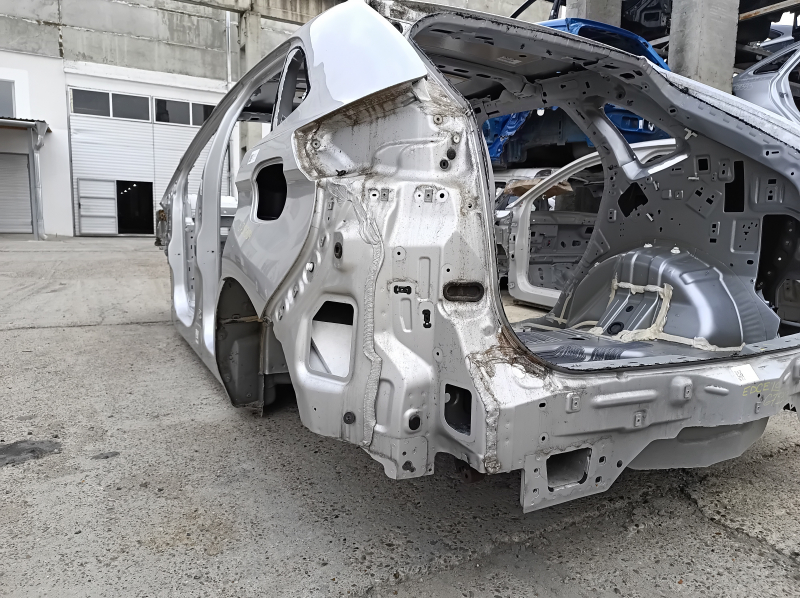 Четверть крыло задняя левая Ford Edge 19-24 на кузове, серебро