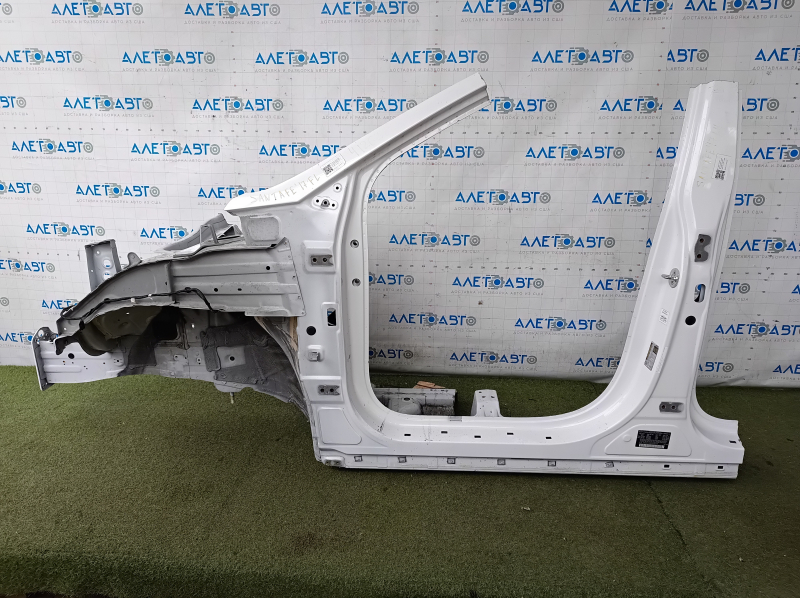 Четверть передняя левая Hyundai Santa FE Sport 13-16 отпилена, с центральной стойкой, белая