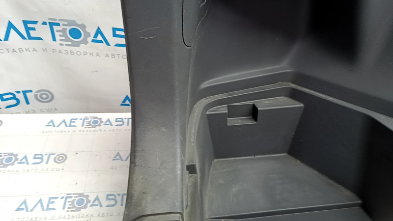 Обшивка арки левая Toyota Prius V 12-14 темно-серая, царапины