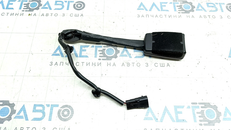 Защелка водительского ремня безопасности Ford Mustang mk6 18-23 черная, с проводом
