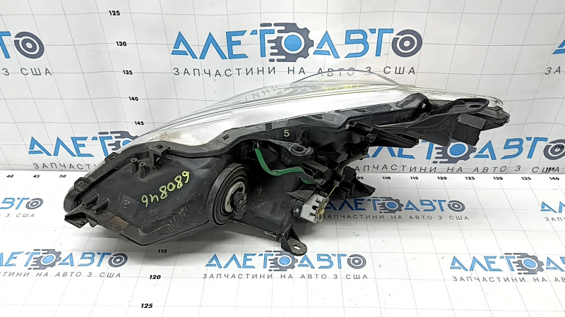 Фара передняя правая Toyota Prius V 12-14 в сборе дорест LED, песок, царапины