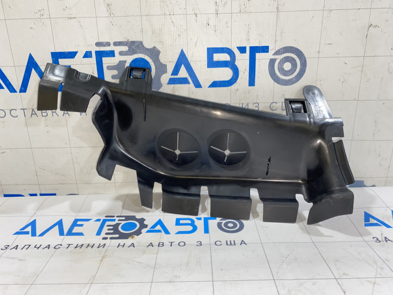 Дефлектор радиатора правый Audi Q7 16-19 3.0T малый