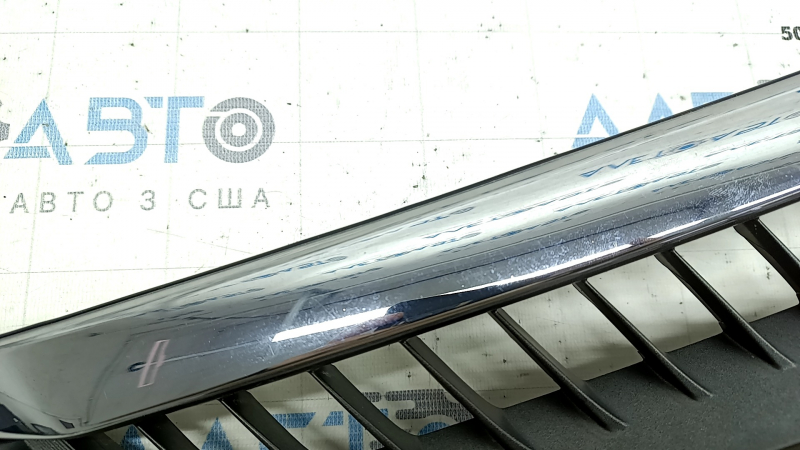 Решетка радиатора grill Lexus RX400h 06-08 с эмблемой, песок