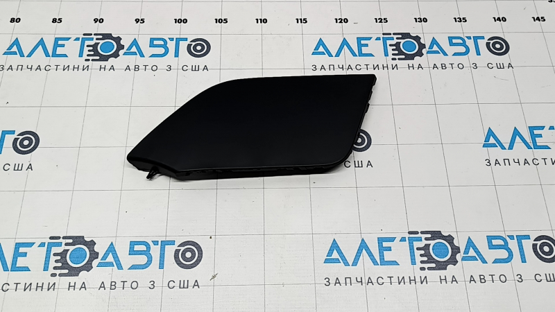 Заглушка буксировочного крюка переднего бампера Nissan Rogue 17-20