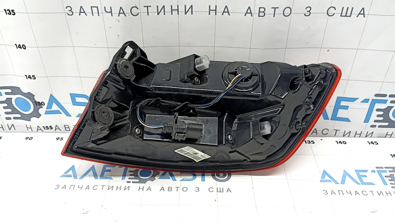Фонарь внешний крыло левый Audi A4 B9 17 седан LED, царапины