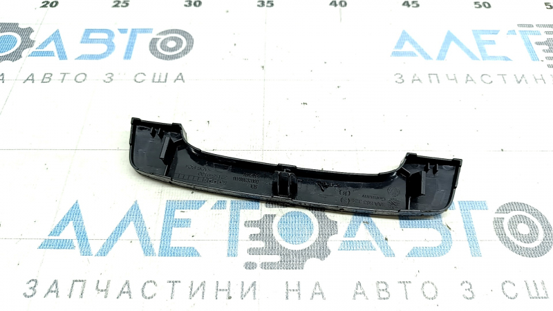 Накладка центральной консоли VW CC 13-12 серая, потерта