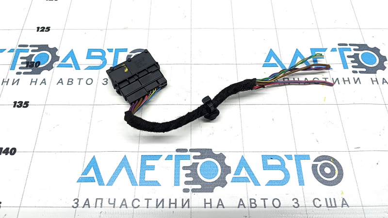 Фишка на проводку двери задней левой Audi A4 B9 17-25