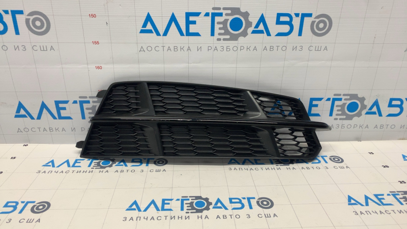 Решетка переднего бампера правая Audi A6 C7 16-18 S-line