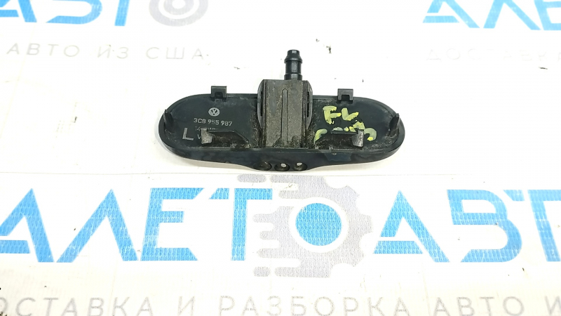Форсунка омывателя лобового стекла левая VW CC 08-17