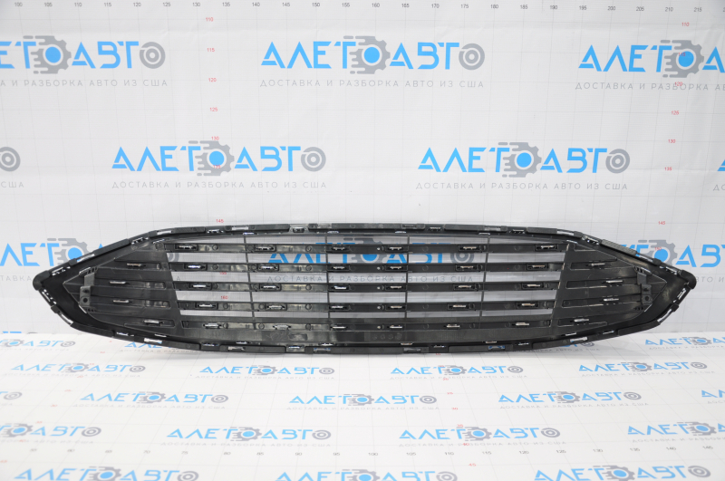 Решетка радиатора grill в сборе с обрамлением Ford Fusion mk5 17-18 хром